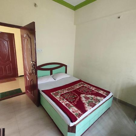 Hotel Ruchi Йеркод Экстерьер фото